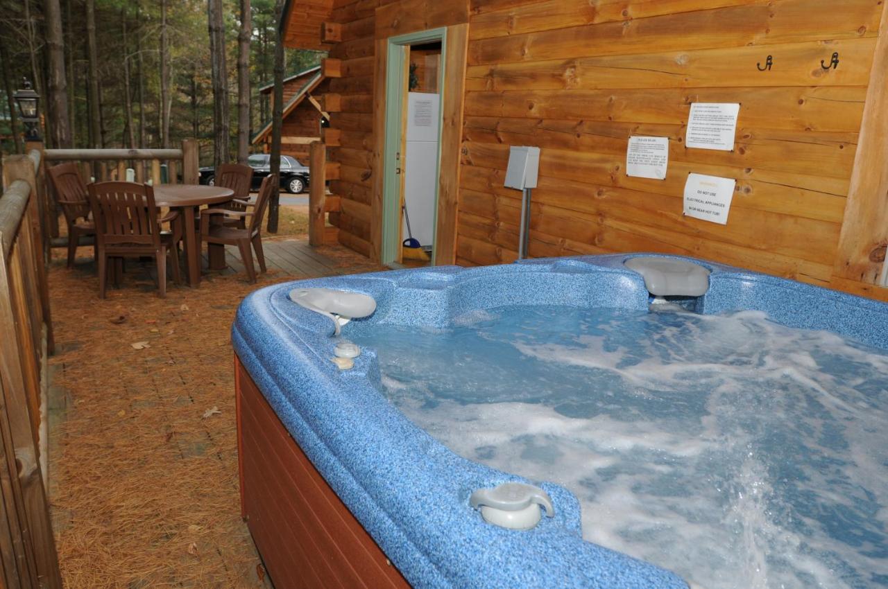 The Cabins At Pine Haven - Beckley Beaver Εξωτερικό φωτογραφία